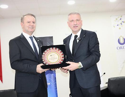 Cumhurbaşkanı Başdanışmanı Saral: Doğru bilgiyi araştırmak zorundayız