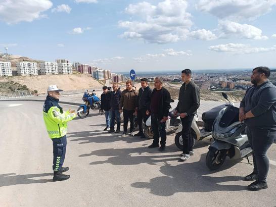 Kilis’te motosiklet sürücülerine eğitim