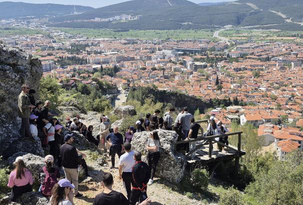 Muğla'da gençler ekranı bırakıp, doğada yürüdü