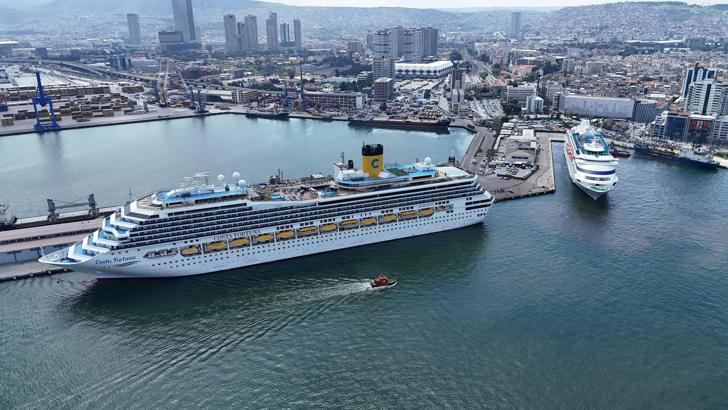 İzmir'e 2 kruvaziyer gemisi toplam 3 bin 483 yolcu getirdi