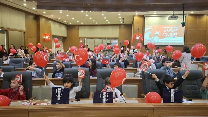 Bursa Büyükşehir Belediyesi Meclisi’nde söz hakkı çocukların