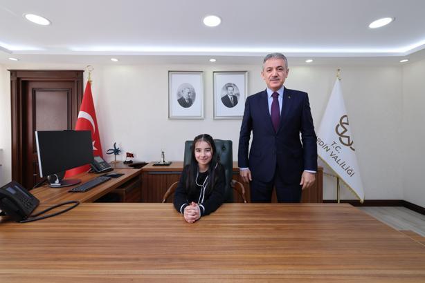 Mardin Valisi Akkoyun, makamını Ela Naz’a devretti