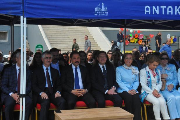 Bulgaristan’daki hayırsever kadınların öncülüğünde Hatay'da yaptırılan okul açıldı