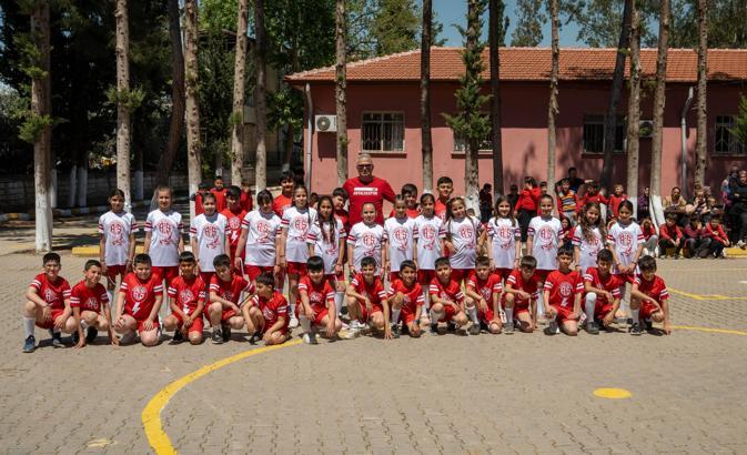 Antalyaspor temalı 23 Nisan gösterisi