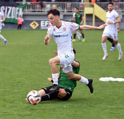 Karşıyaka ile Ayvalıkgücü Play-Off'ta rakip