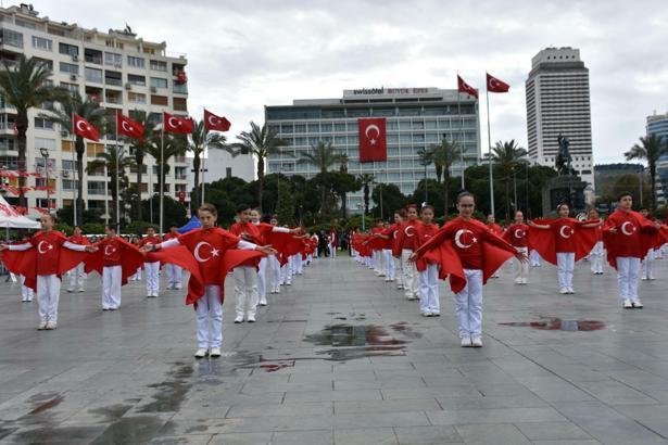 İzmir’de 23 Nisan coşkusu