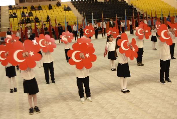 Bitlis'te 23 Nisan kutlaması