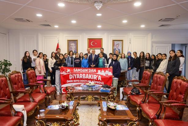 Başkan Kurnaz, Diyarbakırlı misafirlerini ağırladı