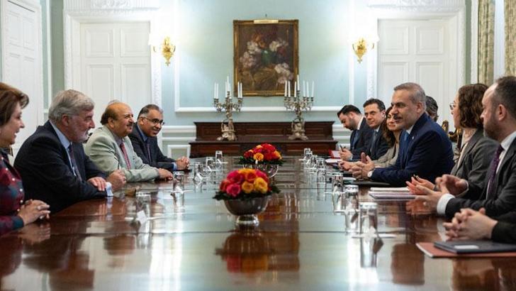 Dışişleri Bakanı Fidan, İngiltere'de Lordlar Kamarası ve Avam Kamarası üyeleriyle görüştü