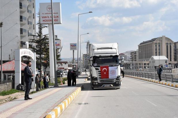 İran’a 6 yardım TIR’ı daha gönderildi (2)