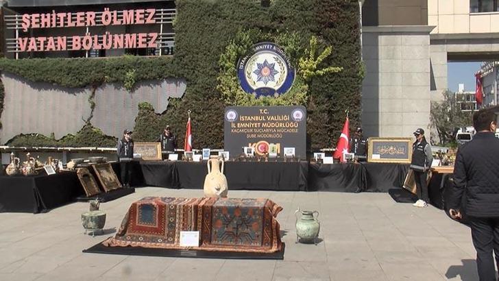İstanbul'daki tarihi eser operasyonlarında 12 şüpheli yakalandı; 374 eser ve obje ele geçirildi