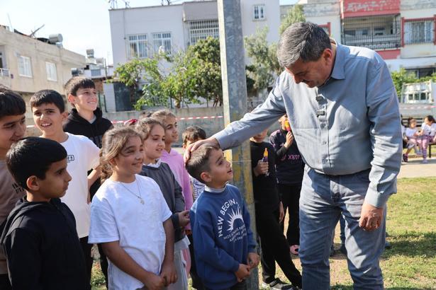 Toroslar’da parklar baştan sona yenileniyor