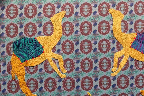 YEE Çağdaş Türk Sanatı Yaz Okulu’na katılan küratör Katie Bone, Londra’da ‘SADĀ’ sergisini açtı