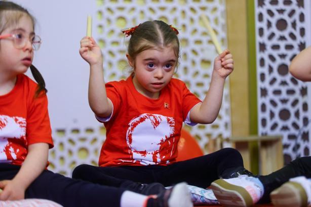 Down Sendromlu çocukların 23 Nisan kutlaması