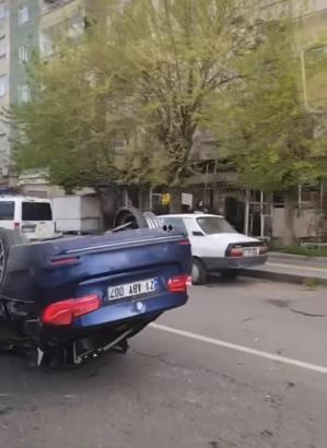 Diyarbakır’da 4 aracın karıştığı kazada 2 yaralı