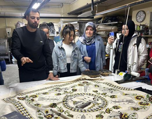 TOGÜ’lü Grafik Tasarım öğrencileri baskı tekniklerini sahada öğrendi