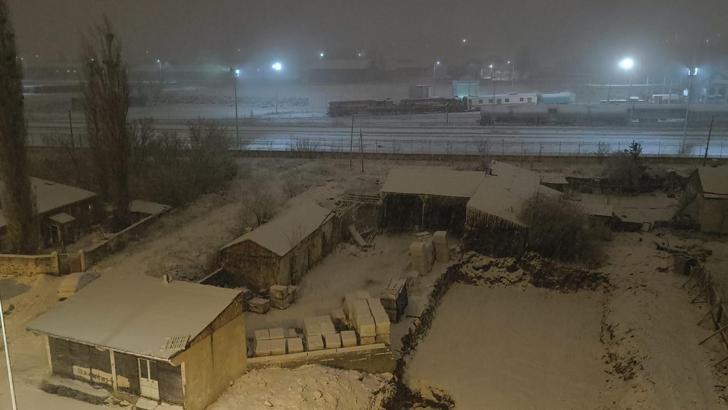 Kars'ta kar yağışı etkili oldu