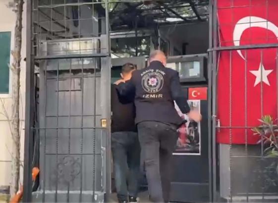 İzmir'de çeşitli suçlardan aranan 131 kişi yakalandı