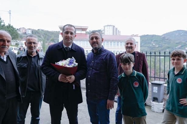 Başkan Ekim: Mahallelerimizin geleceğini planlamak adına sahada olmaya devam edeceğiz