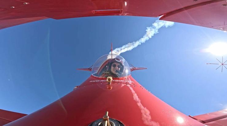 Türkiye’nin ilk profesyonel kadın akrobasi pilotundan, Dünya Pilotlar Günü’ne özel gösteri