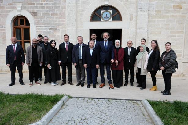 AK Parti İstanbul milletvekilleri her cuma vatandaşlarla bir araya geliyor