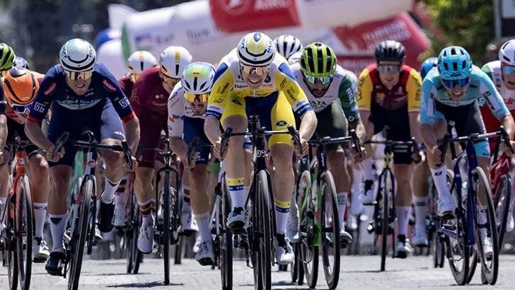 Cumhurbaşkanlığı Türkiye Bisiklet Turu Çeşme-Selçuk etabıyla başladı