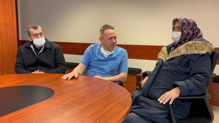 Ağabeyinin karaciğeriyle yaşama tutundu