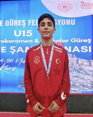 Yunusemre Belediyespor'un güreşçisi Beytullah'tan bronz madalya