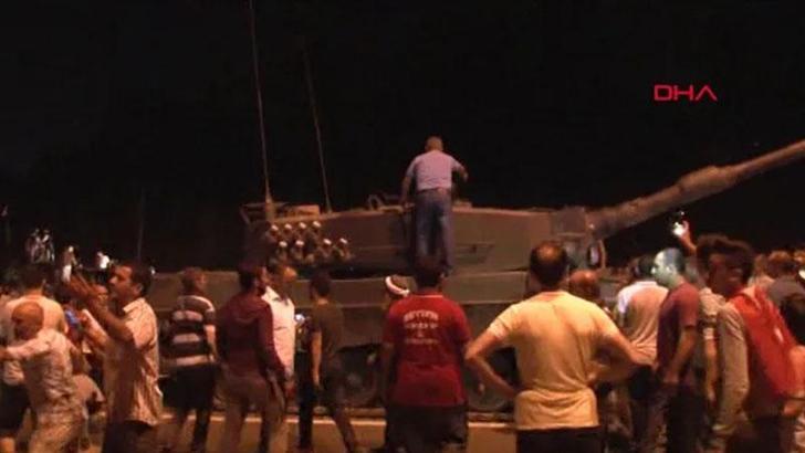 15 Temmuz darbe girişimi genç gazetecilerin manşetleriyle hatırlanacak