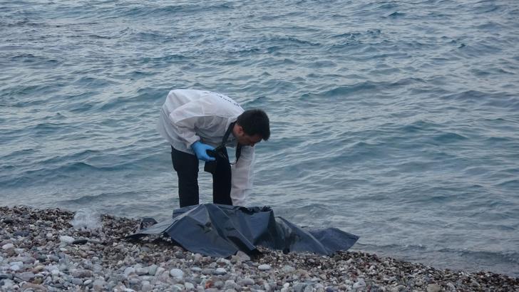 Denize girdi, saatler sonra cansız bedeni bulundu