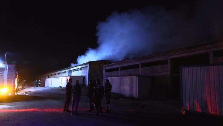 Bolu’da çıkan yangında bir depo kullanılamaz hale geldi