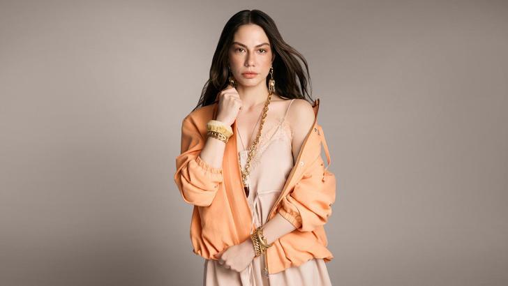 Trendyolmilla'nın marka yüzü Demet Özdemir oldu