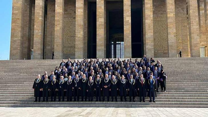 Anayasa Mahkemesi heyeti, Anıtkabir'i ziyaret etti