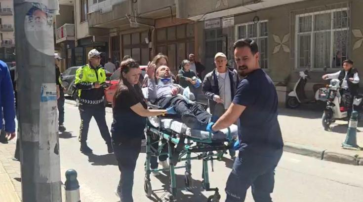 Yayaya çarpmamak için manevra yaptı, motosikleti devrilince yaralandı