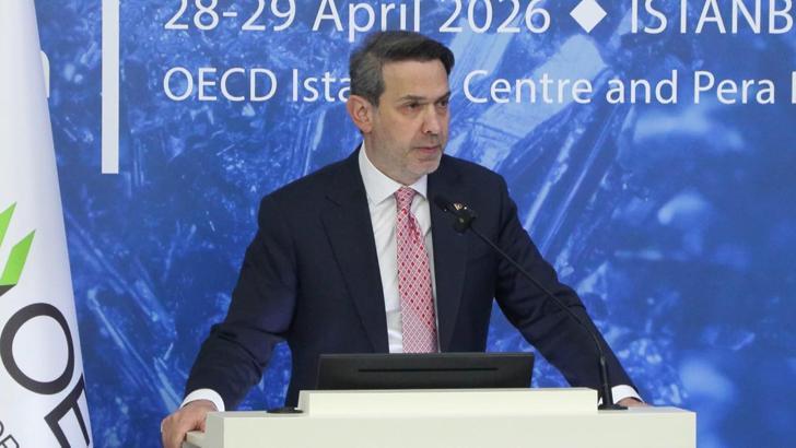 Bakan Bayraktar: 2035 yılına kadar rüzgar ve güneş enerjisi kapasitemizi 120 GW'a çıkarmayı hedefliyoruz