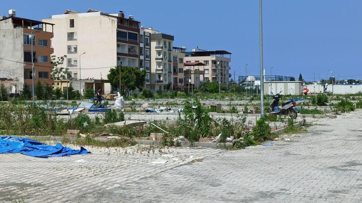 Kalıcı konutlara geçen depremzedelerin konteynerleri tahliye edildi