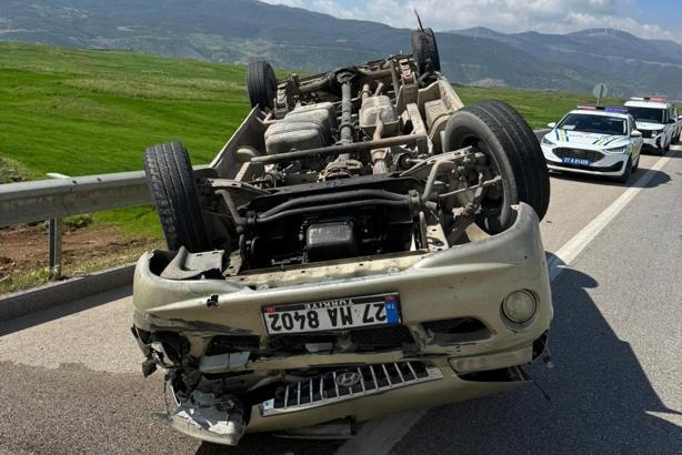 Gaziantep’te otomobil devrildi