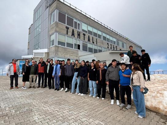Öğrenciler zirveye çıktı