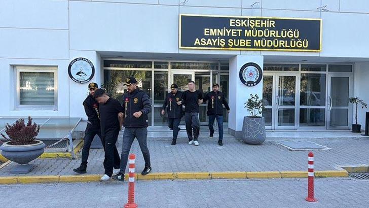 Eskişehir’de ‘yan bakma’ cinayeti şüphelileri tutuklandı