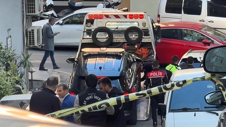 Kağıthane'de parkta uyardığı gençlerin saldırdığı polis ateş açtı, kaldırımdaki berber vuruldu