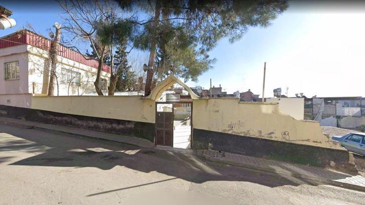 Depremde yıkılan Dostlar Camii'nin yeniden inşası için ihale yapıldı