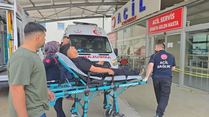Otomobille elektrikli bisiklet çarpıştı: 3 yaralı