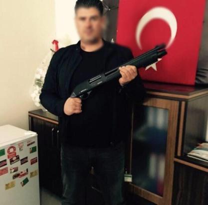 Borcunu ödemediği için icra takibi başlatan avukatı öldürdü, kız kardeşini yaraladı / Ek Fotoğraflar