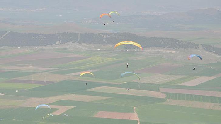 Türkiye Yamaç Paraşütü Hedef Yarışması Gaziantep 2026 başladı