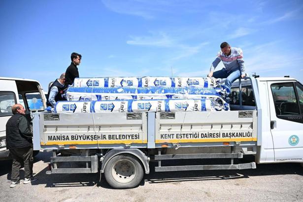 Manisa'da 4 ilçede afetzede üreticilere sera naylunu desteği