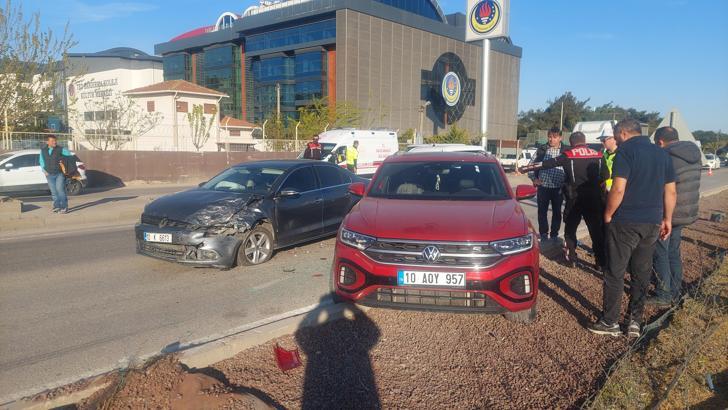 Balıkesir'de zincirleme kaza: 4 yaralı