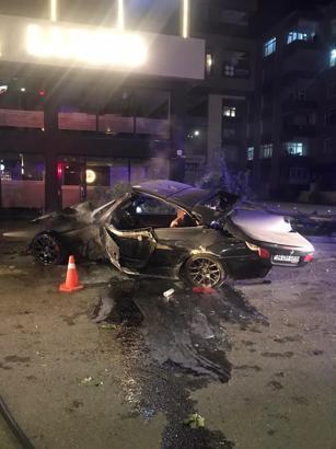 Samsun’da kontrolden çıkan otomobil ağacı devirdi: 1 yaralı