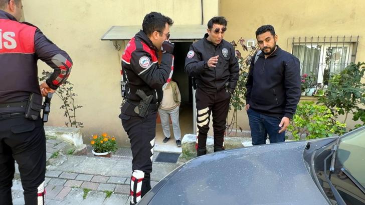 Kiracı olduğu ev icradan satıldı; yurt dışından döndüğünde eşyalarıyla sokakta kaldı