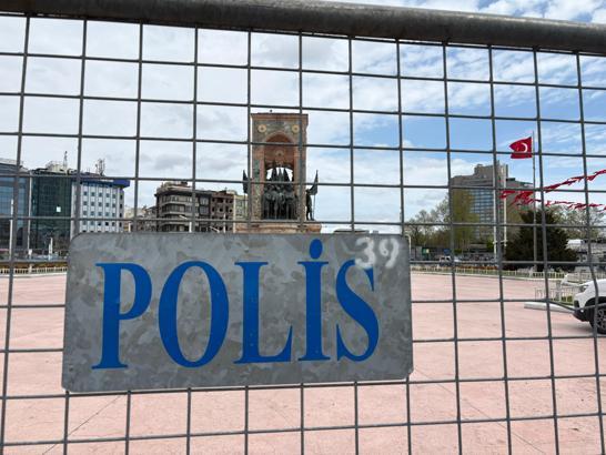Taksim'de 1 Mayıs hazırlıkları sürüyor
