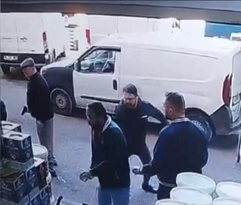 Bayrampaşa'da eski patronları yeni iş yerini bastı; iş görüşmesine gelen kişi silahla vuruldu
